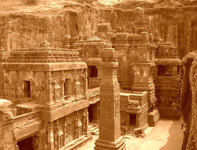 Gujarat e le grotte di Ellora ed Ajanta